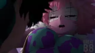 شقراء متعرج تمنع ثديها الساحر والحمار المستديرة