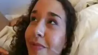 فتاة عربية مع رجل عجوز