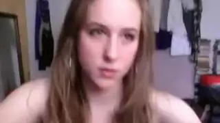 شعر في سن المراهقة مع كبير الثدي يحصل كس قصفت بجد