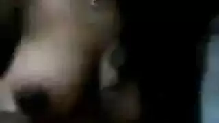 فاتنة مفلس تتعمق في مكتبها وتحاول ألا تئن بصوت عالٍ أثناء كومينغ